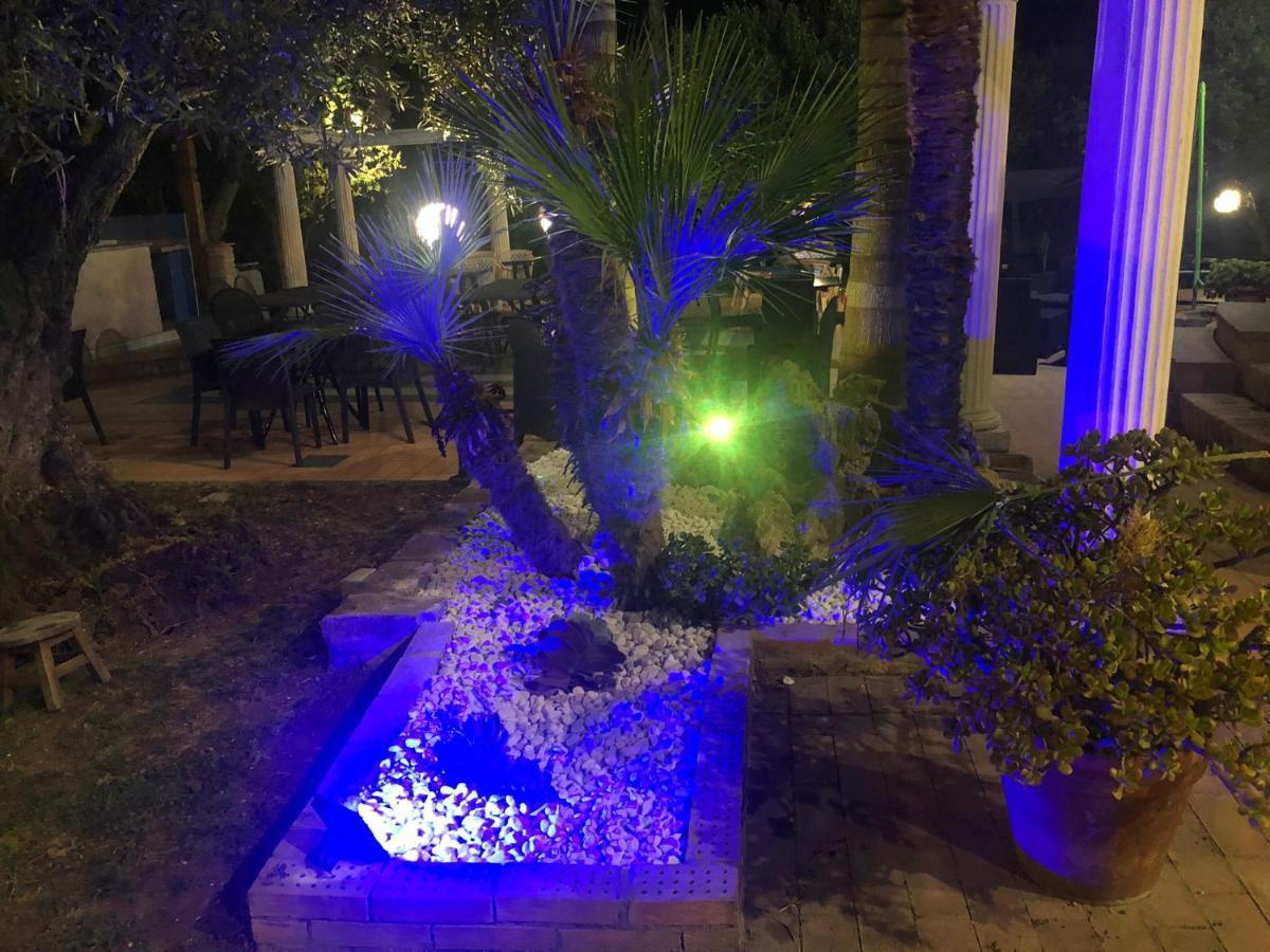 Hotel Ristorante L'Orizzonte Le Castella  Esterno foto