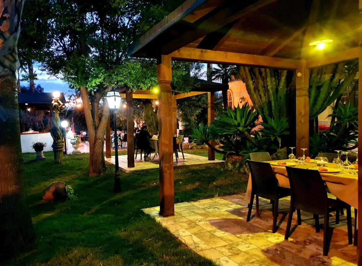 Hotel Ristorante L'Orizzonte Le Castella  Esterno foto