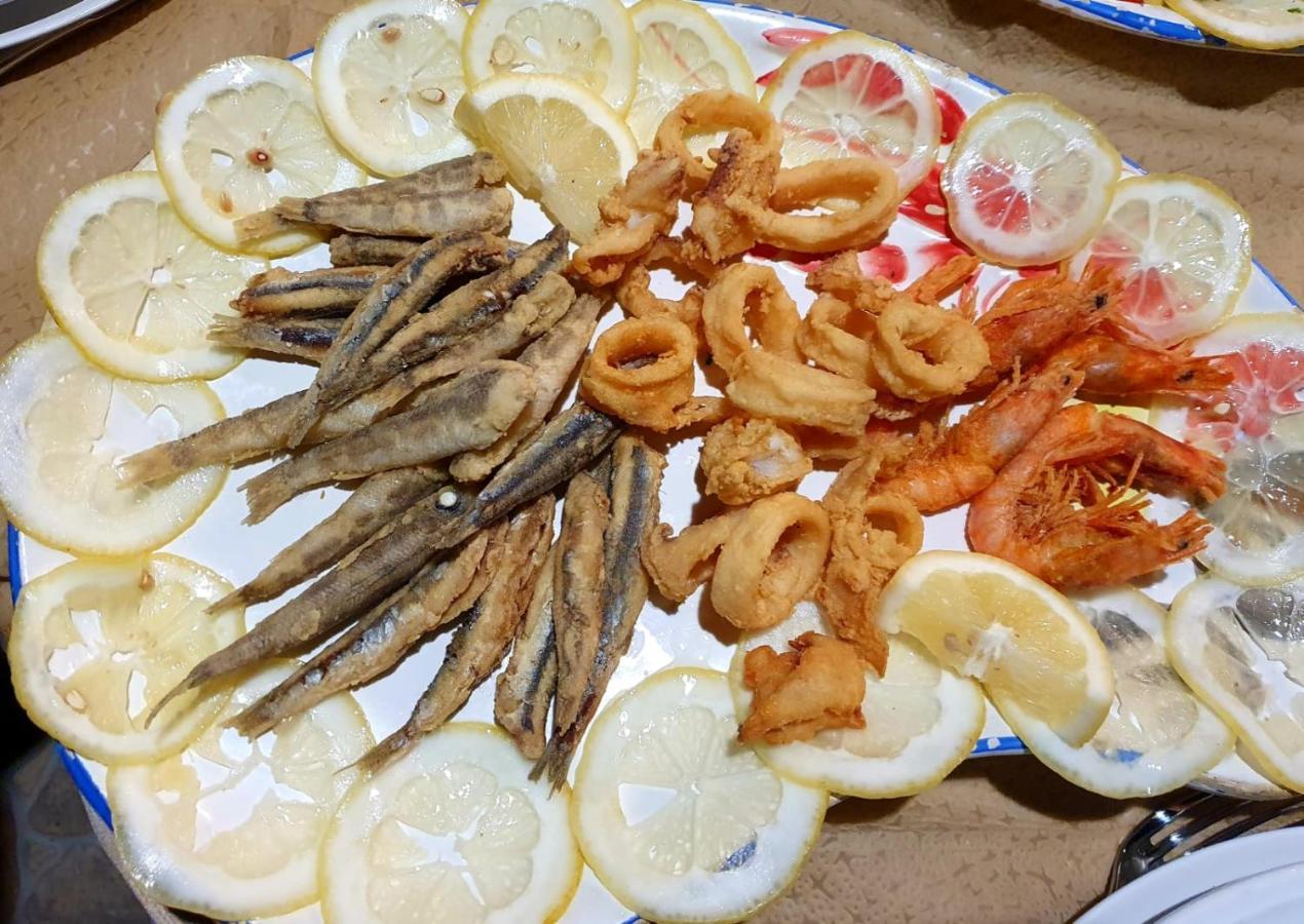 Hotel Ristorante L'Orizzonte Le Castella  Esterno foto