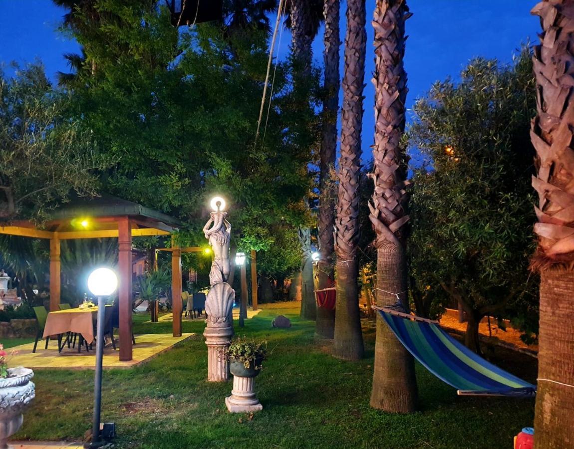 Hotel Ristorante L'Orizzonte Le Castella  Esterno foto