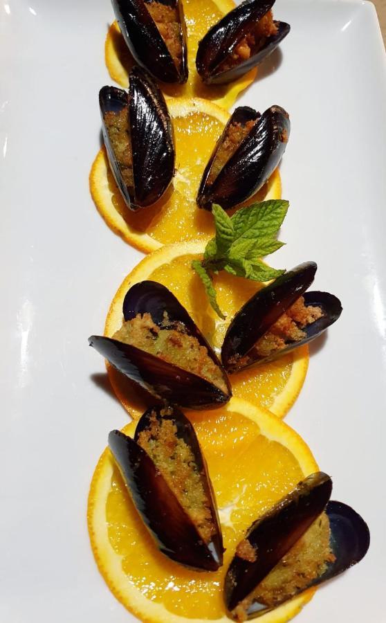 Hotel Ristorante L'Orizzonte Le Castella  Esterno foto