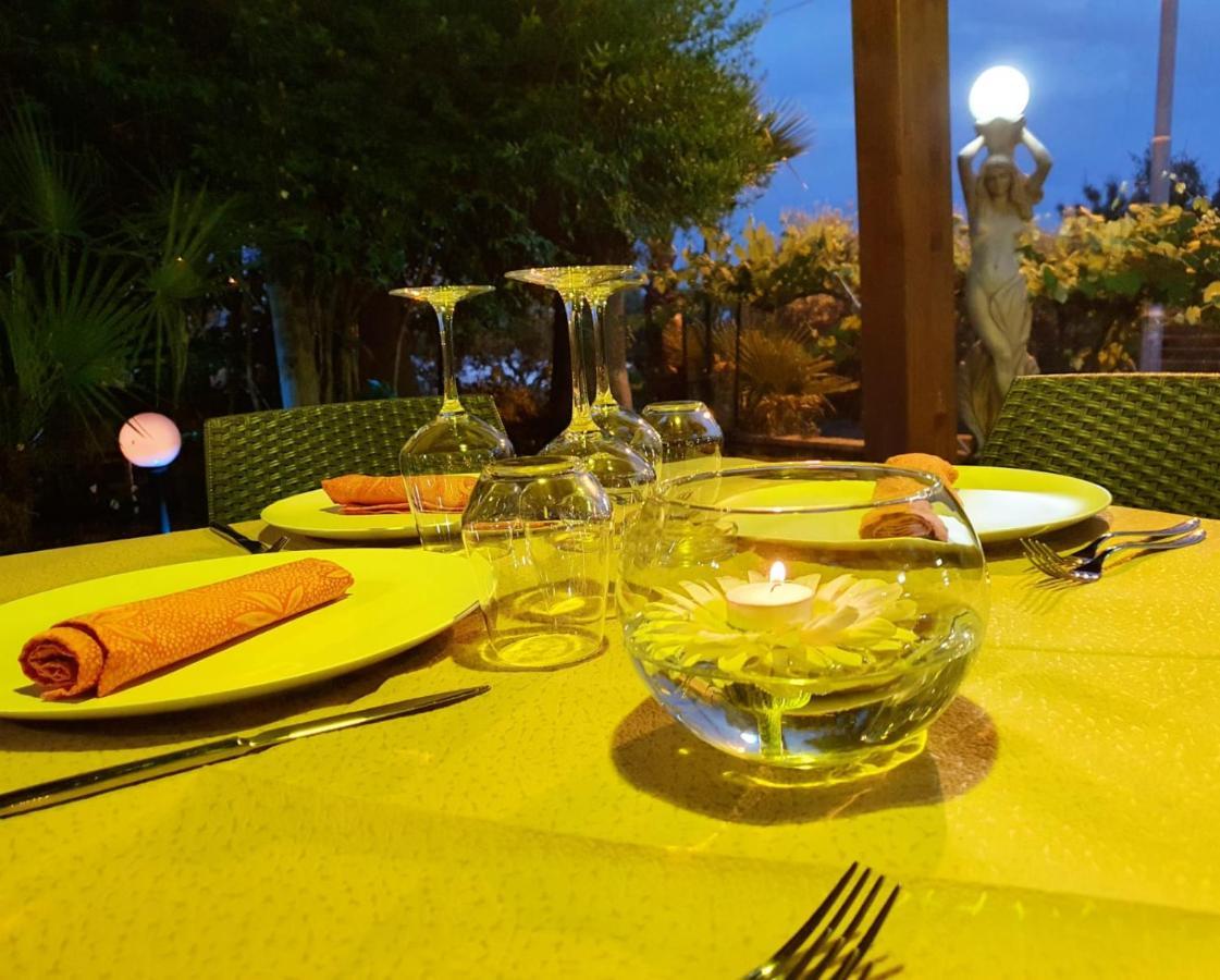 Hotel Ristorante L'Orizzonte Le Castella  Esterno foto