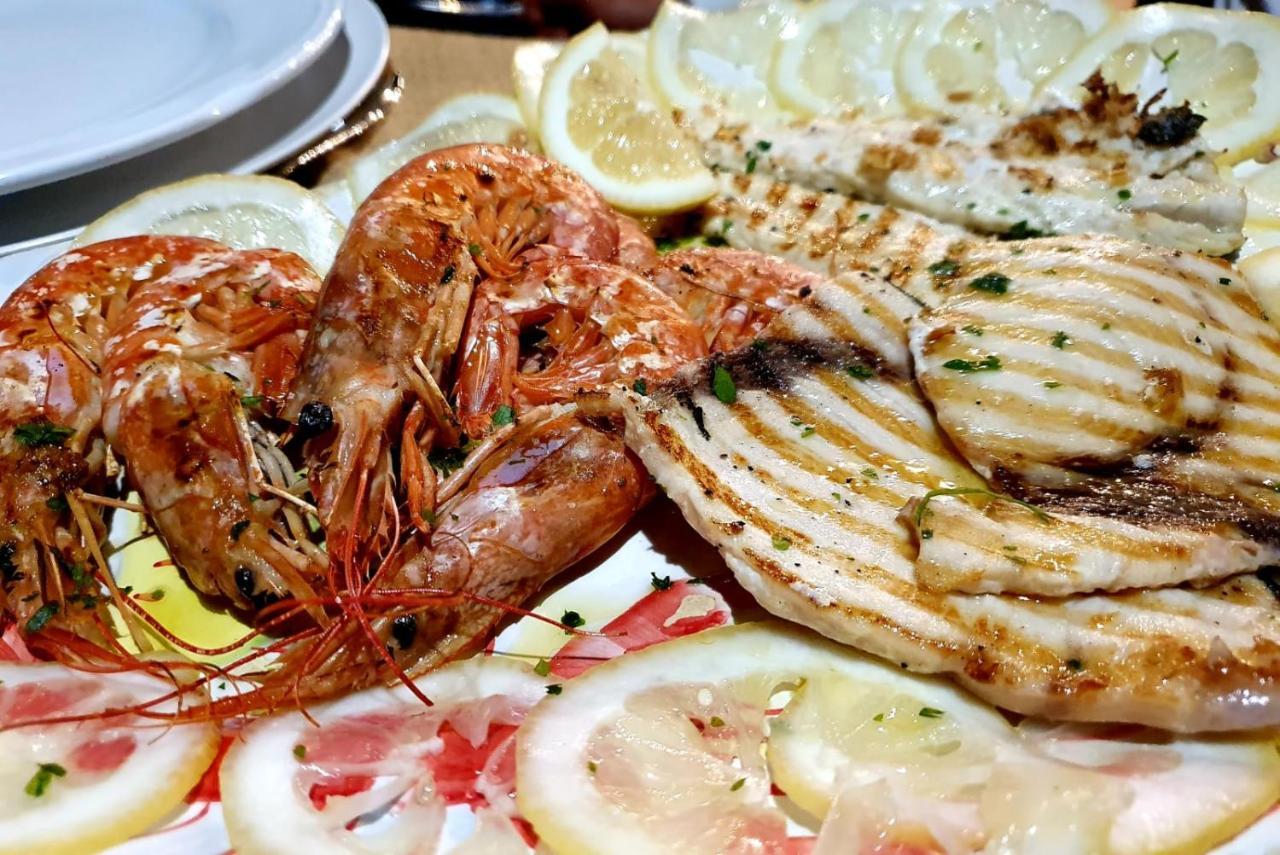 Hotel Ristorante L'Orizzonte Le Castella  Esterno foto