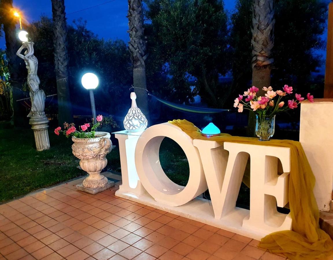 Hotel Ristorante L'Orizzonte Le Castella  Esterno foto