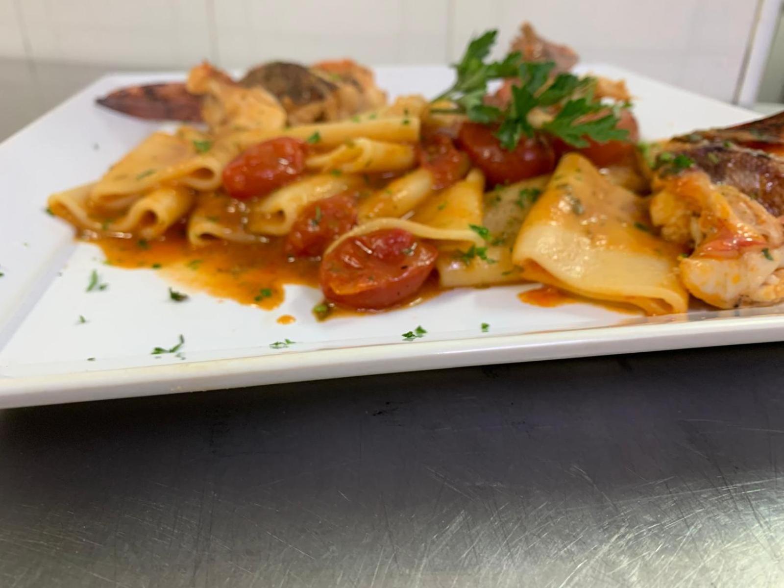 Hotel Ristorante L'Orizzonte Le Castella  Esterno foto