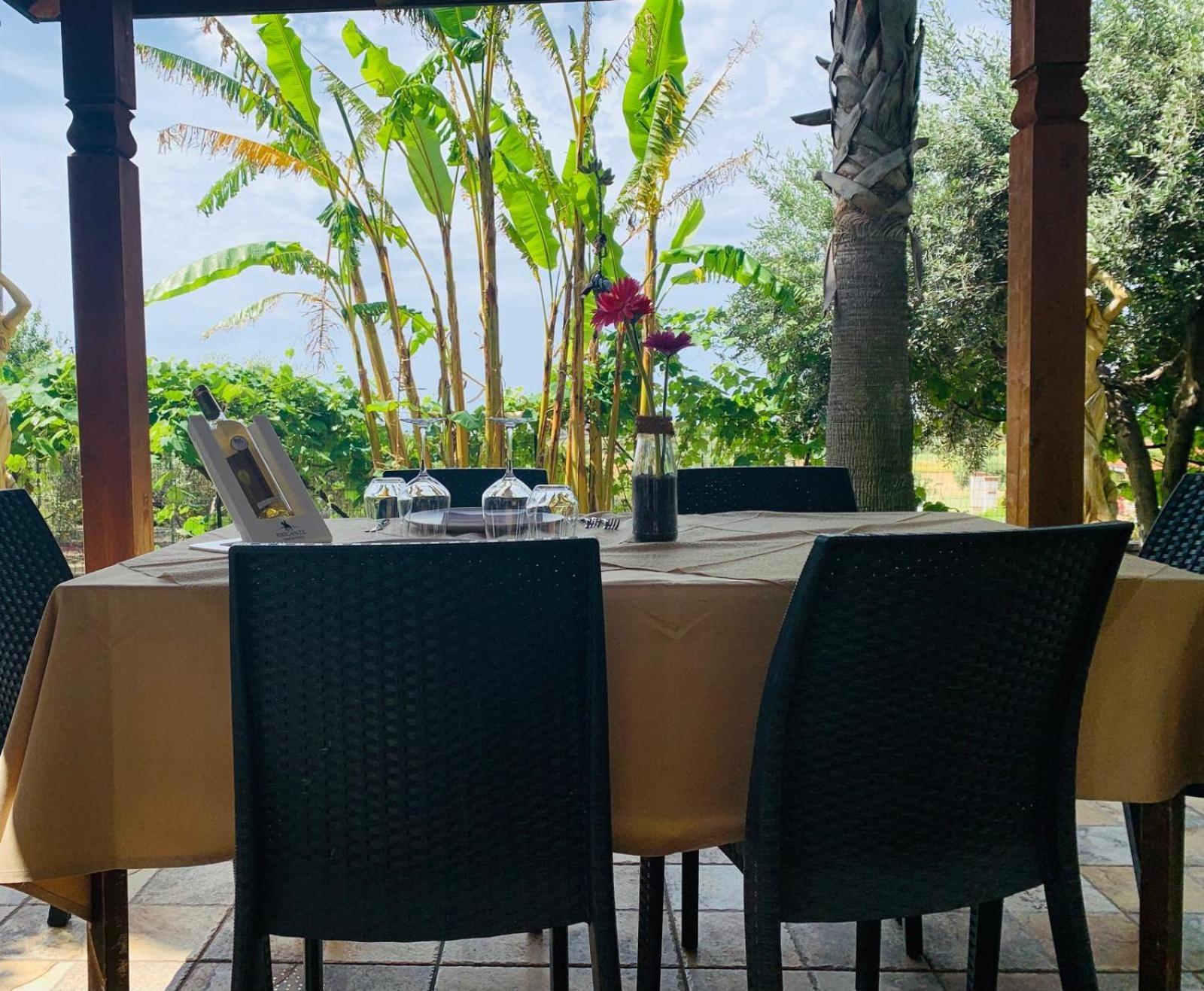 Hotel Ristorante L'Orizzonte Le Castella  Esterno foto