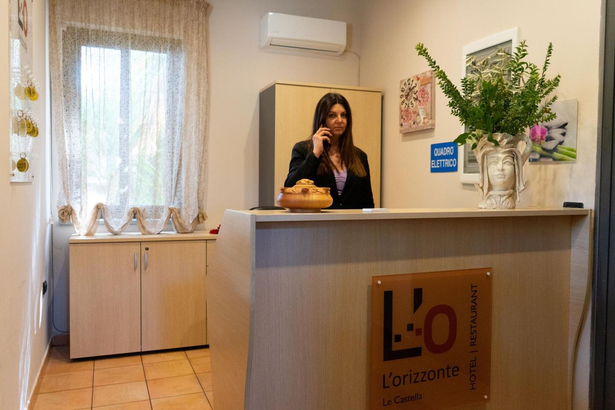Hotel Ristorante L'Orizzonte Le Castella  Esterno foto