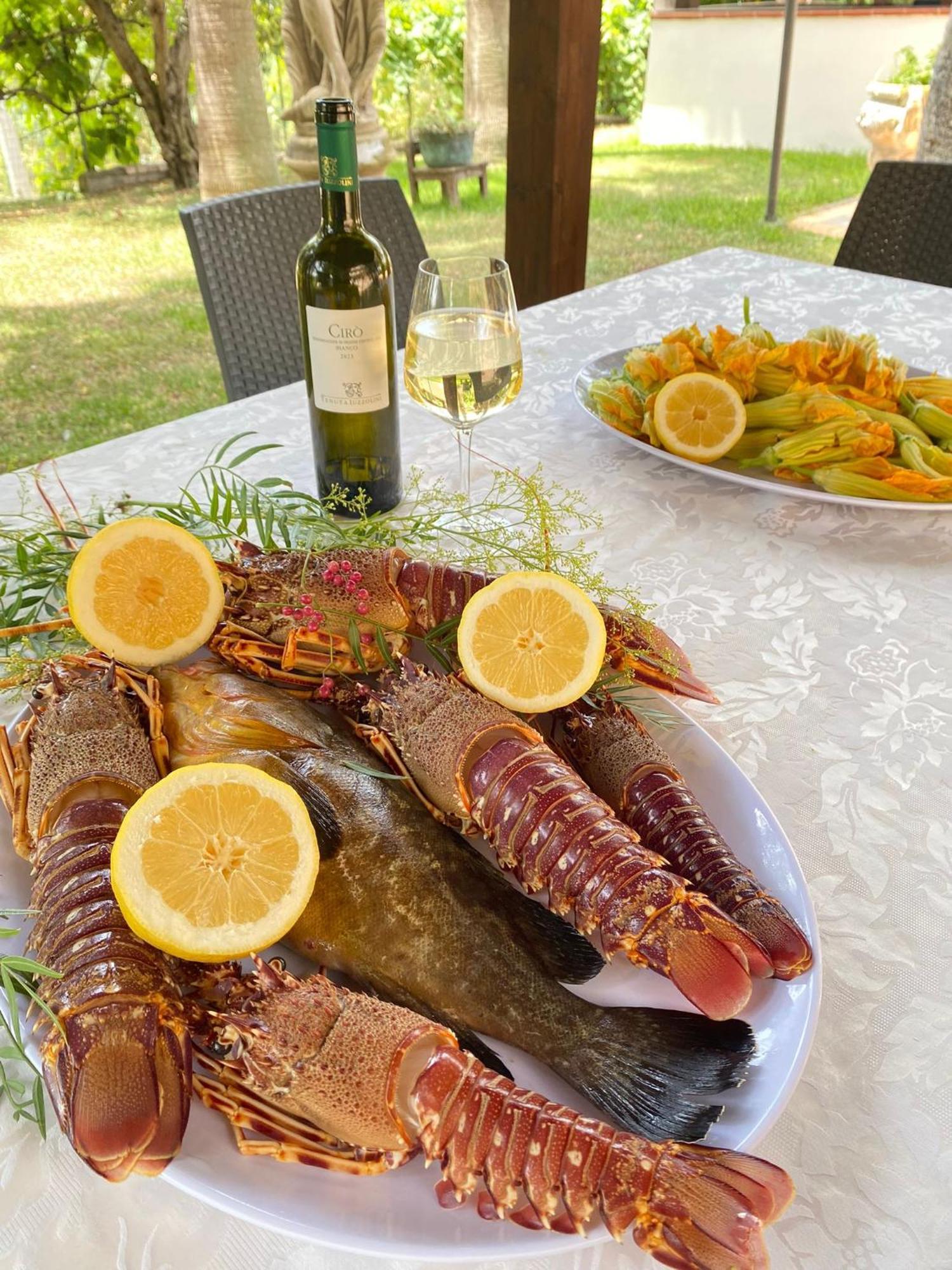 Hotel Ristorante L'Orizzonte Le Castella  Esterno foto